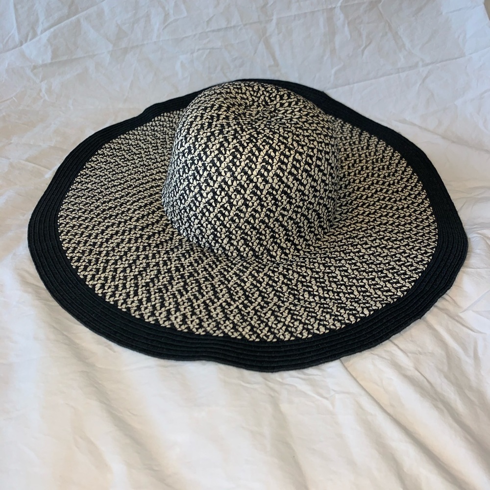 Floppy hat